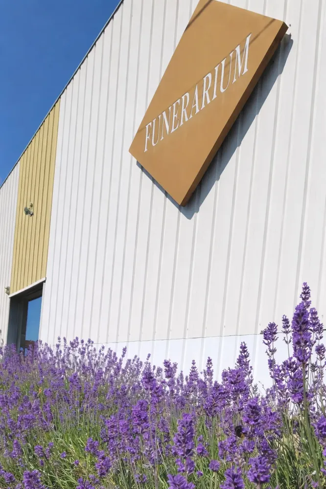 Funérarium et jardin de lavande